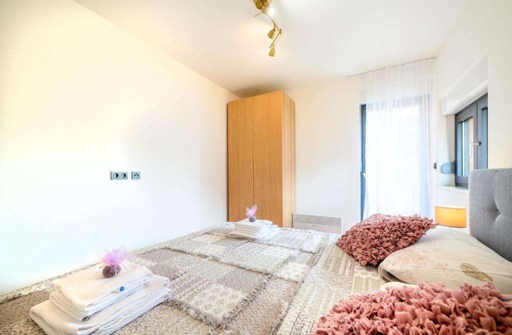 Ledunis Apartamento Šibenik Exterior foto