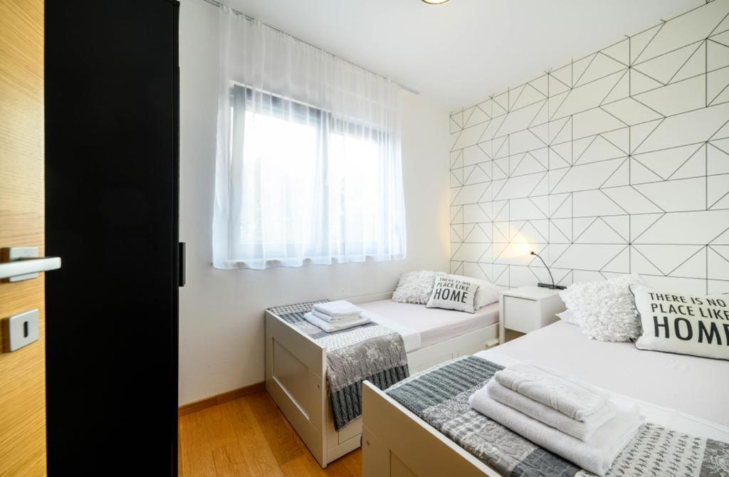 Ledunis Apartamento Šibenik Exterior foto