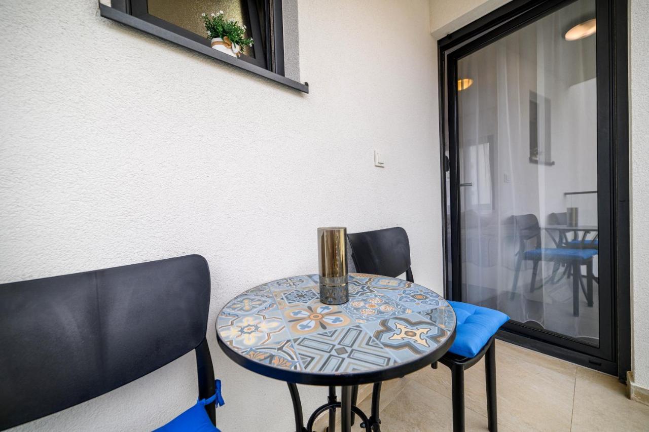 Ledunis Apartamento Šibenik Exterior foto